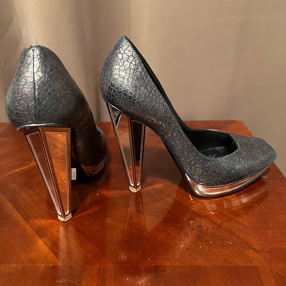YSL Heels - Picture 5 of 5